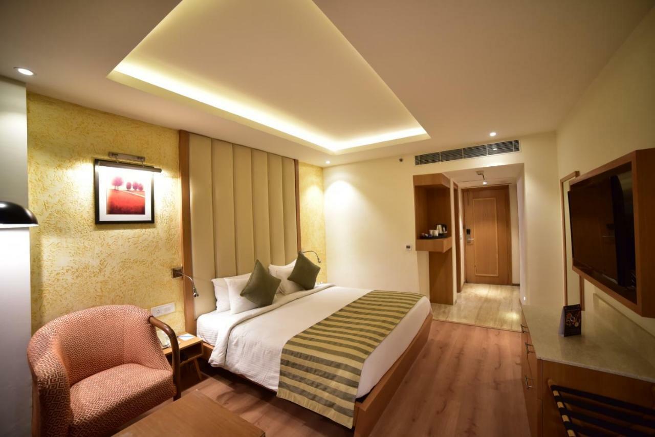 Nemesia City Center - Gurugram, Sector 29 Hotell Gurgaon Eksteriør bilde